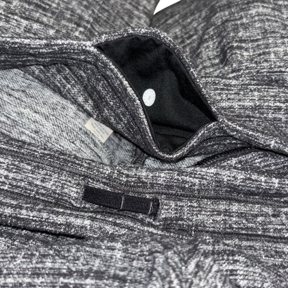 Lululemon Run On Jogger in Ringspun Denim, sz 8 - Picture 5 of 10